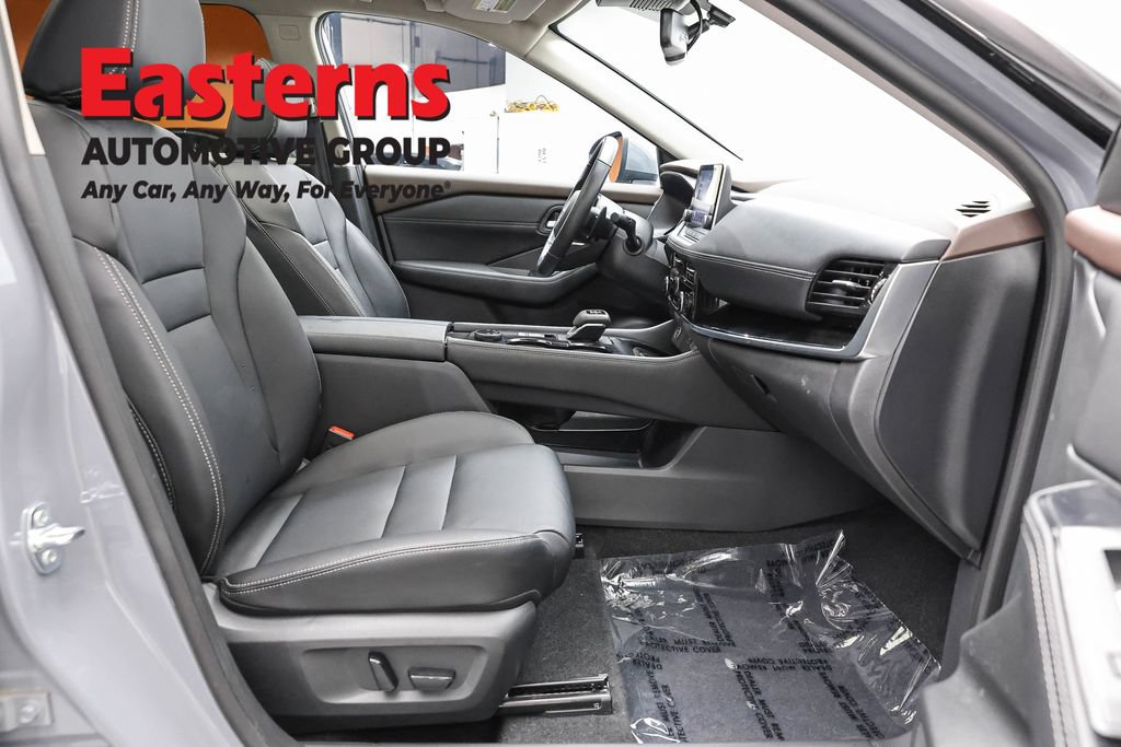 Used 2023 Nissan Rogue SL AWD/4WD image 24