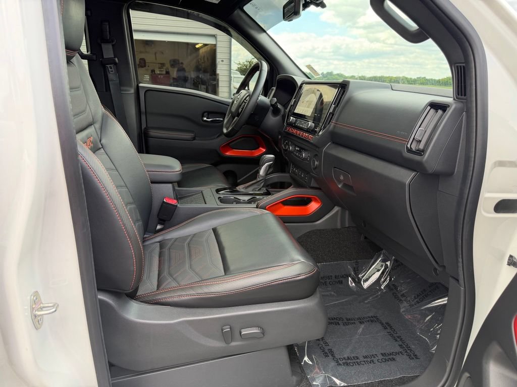 Used 2025 Nissan Frontier PRO-4X w/ Pro Premium Package AWD/4WD image 32