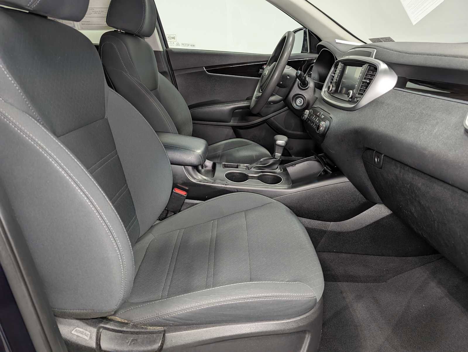 Used 2020 Kia Sorento LX image 35