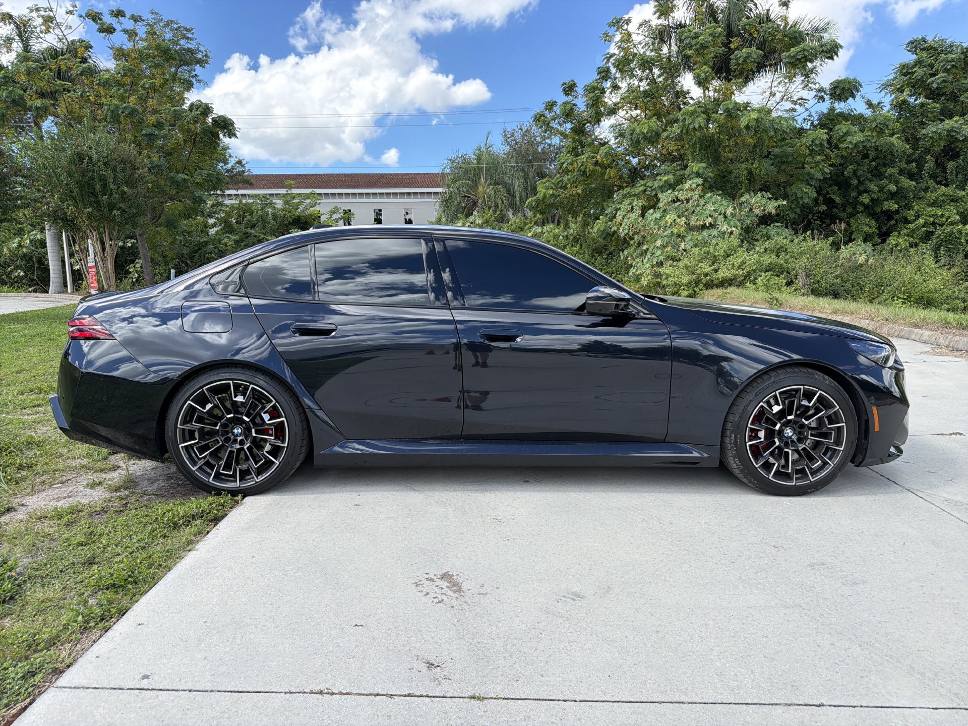 Used 2026 BMW M5 w/ Executive Package AWD/4WD image 3