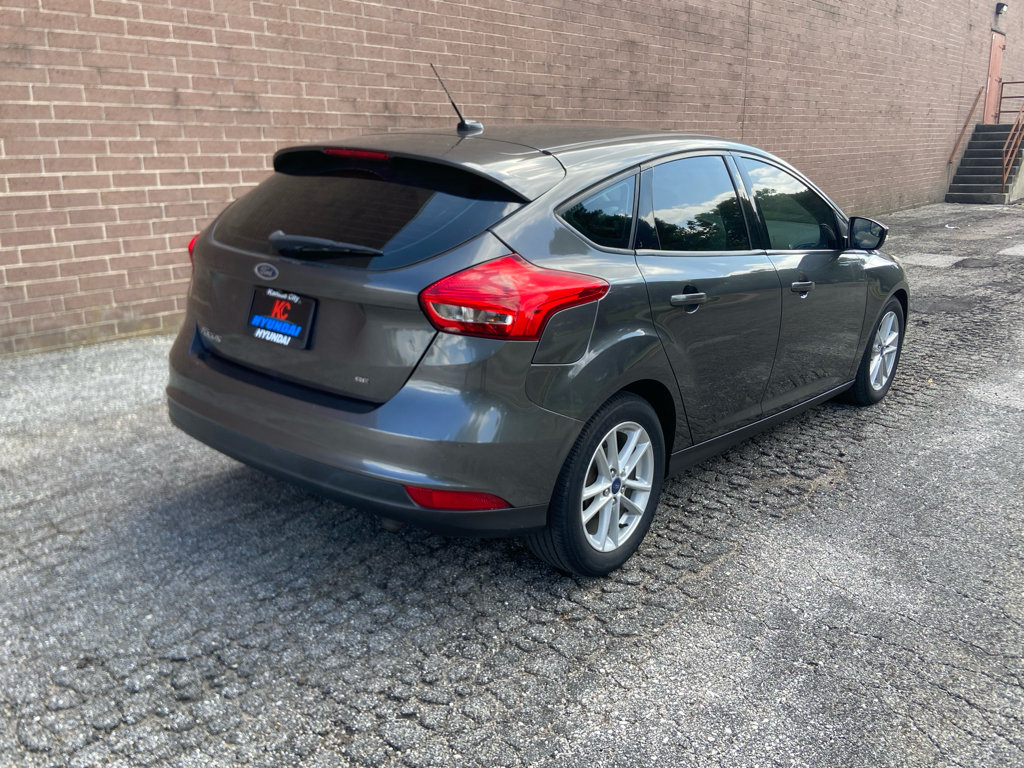 Used 2017 Ford Focus SE FWD image 5