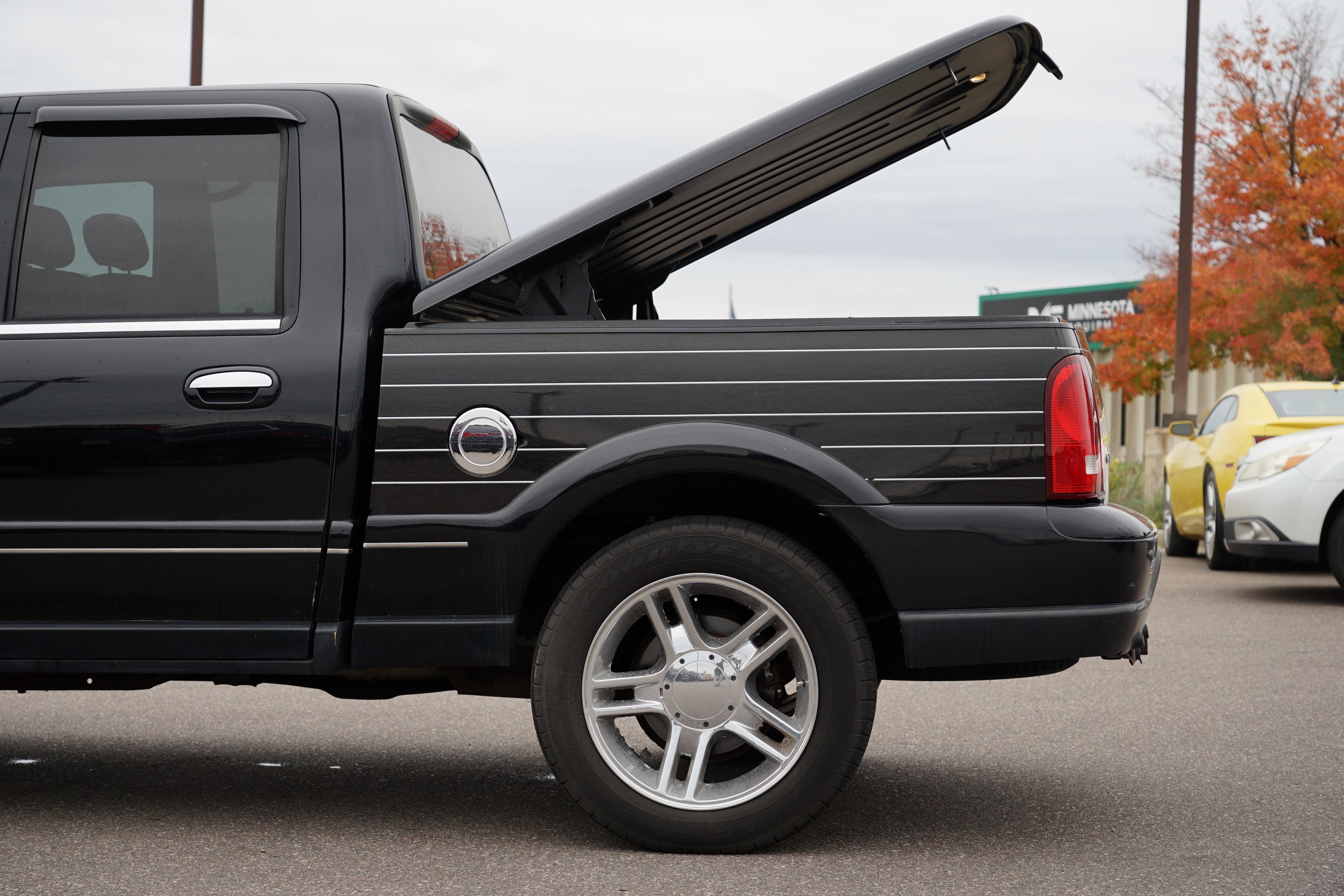 Used 2002 Lincoln Blackwood image 31