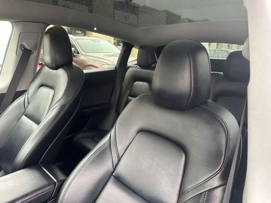 Used 2021 Tesla Model Y Long Range image 19