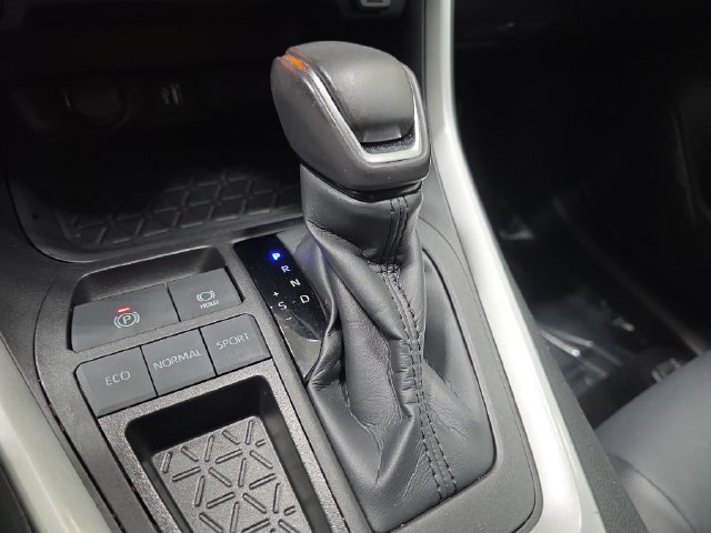 Used 2023 Toyota RAV4 XLE Premium FWD image 23