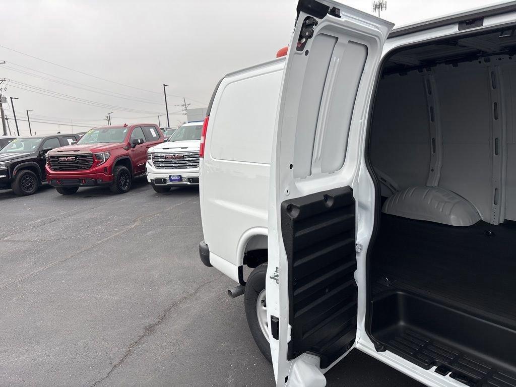 New 2025 Chevrolet Express 2500 w/ Driver Convenience Package image 37