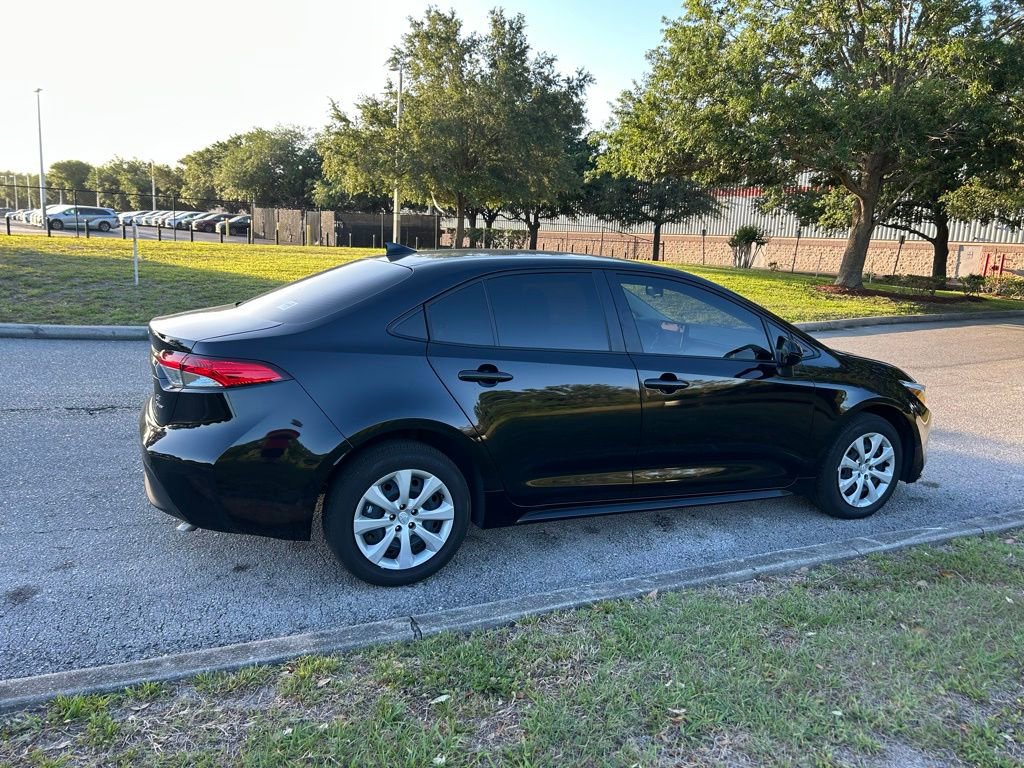 Used 2026 Toyota Corolla LE FWD image 5