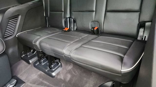 Used 2023 Cadillac Escalade Premium Luxury w/ Performance Package image 32
