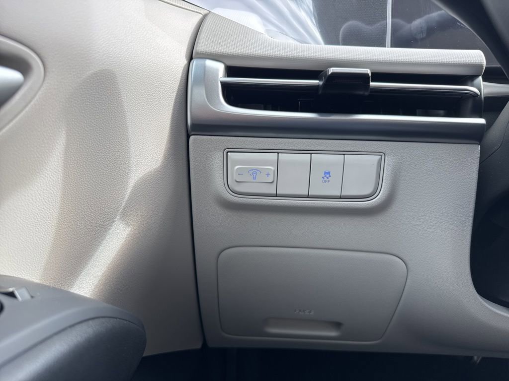 New 2026 Hyundai Tucson SE image 29