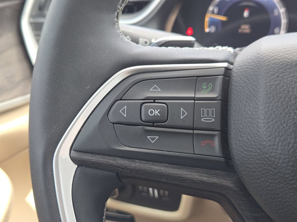 Used 2024 Jeep Grand Cherokee Limited AWD/4WD image 23