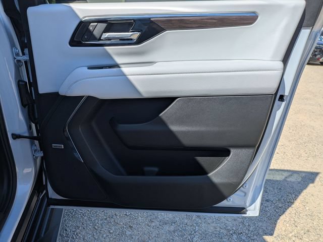 New 2026 Chevrolet Suburban Premier w/ Sun And Tow Package AWD/4WD image 35