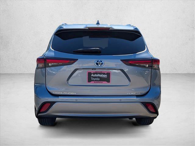 Used 2024 Toyota Highlander Platinum image 7