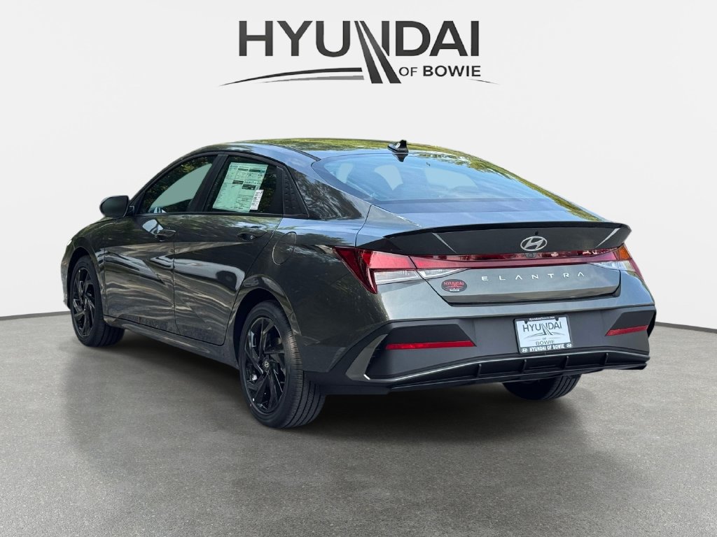 New 2026 Hyundai Elantra SEL Sport FWD image 4