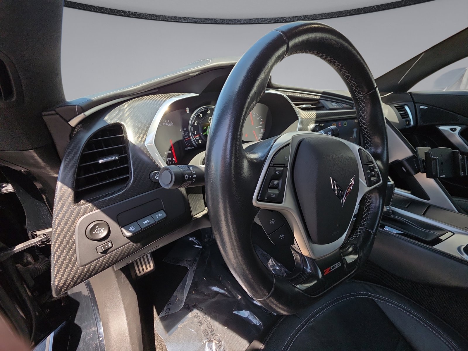 Used 2015 Chevrolet Corvette Z06 w/ 3LZ Preferred Equipment Group RWD image 23