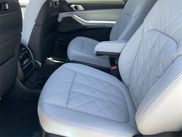 New 2026 BMW X7 xDrive40i image 17