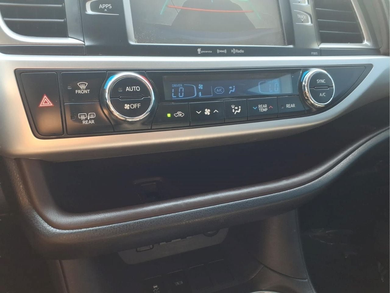 Used 2019 Toyota Highlander Plus FWD image 22