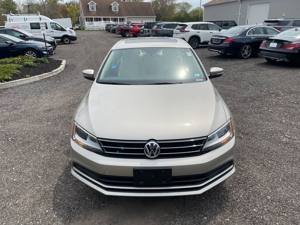 Used 2015 Volkswagen Jetta SE FWD image 3