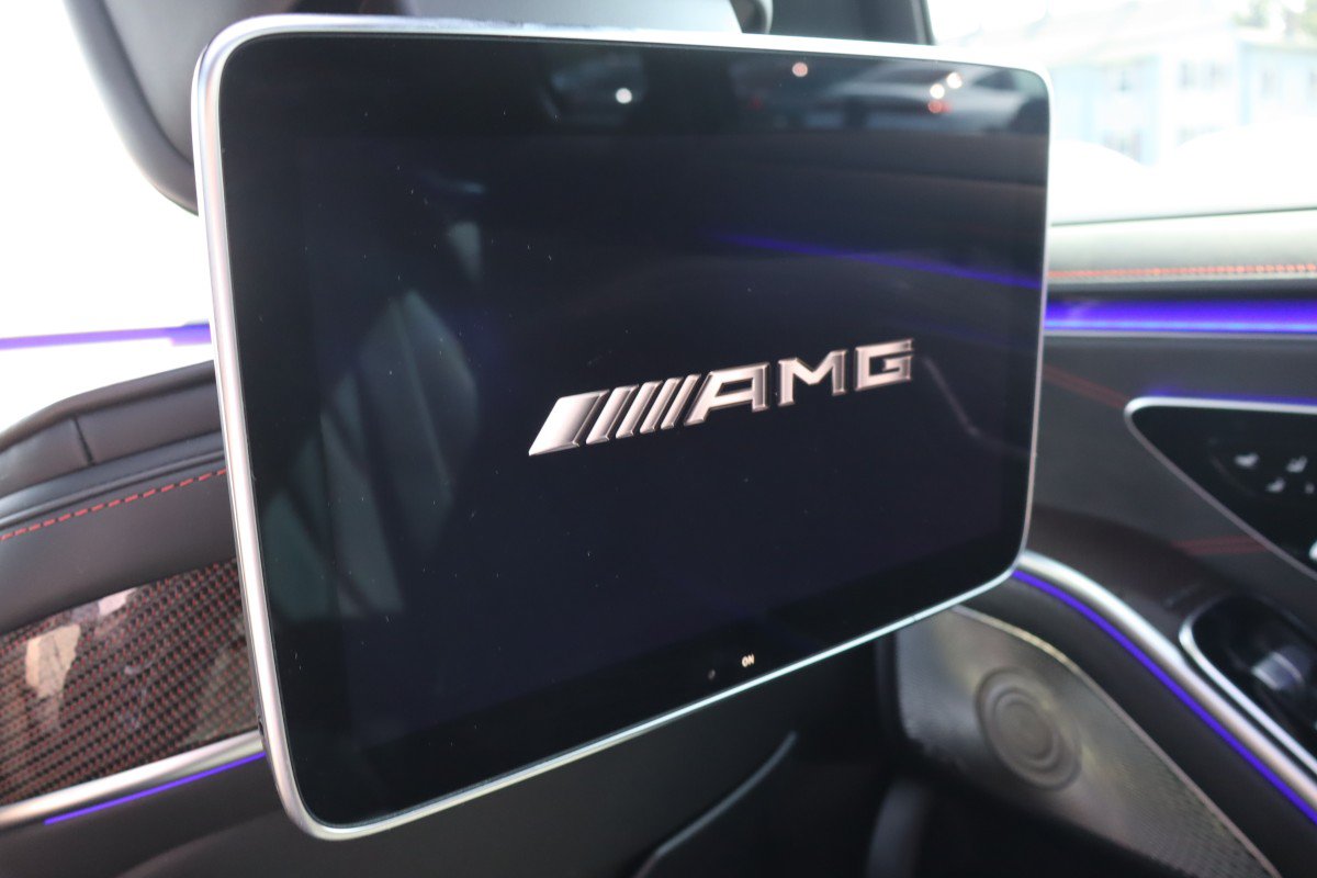 Used 2024 Mercedes-Benz S 63 AMG S w/ Carbon Fiber Exterior Package image 25