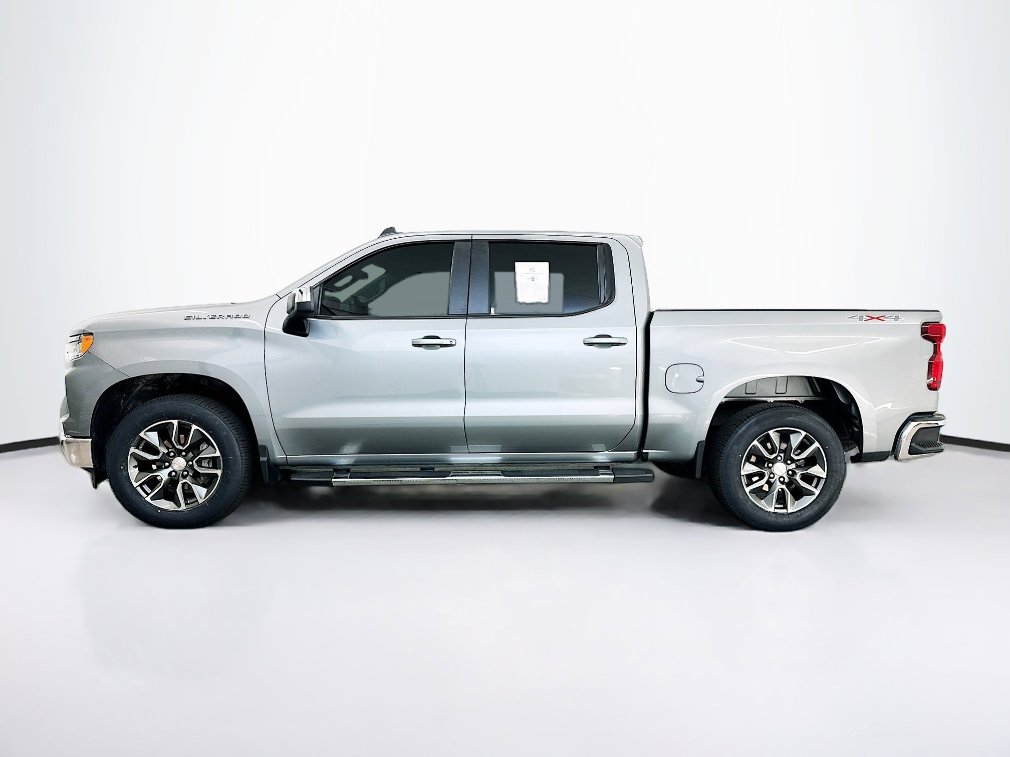 Used 2023 Chevrolet Silverado 1500 LT image 4