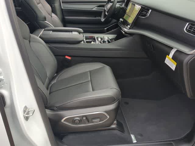 New 2026 Jeep Grand Wagoneer Limited AWD/4WD image 24