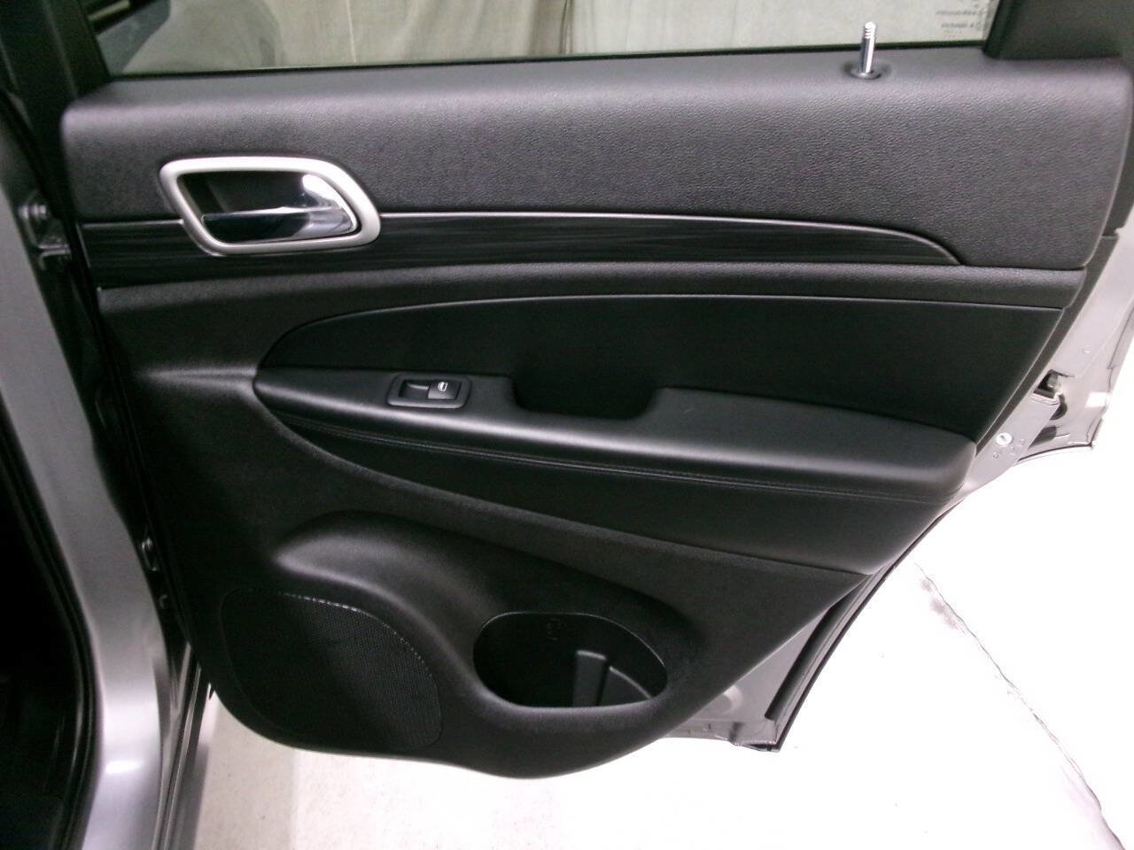 Used 2021 Jeep Grand Cherokee Laredo X image 24