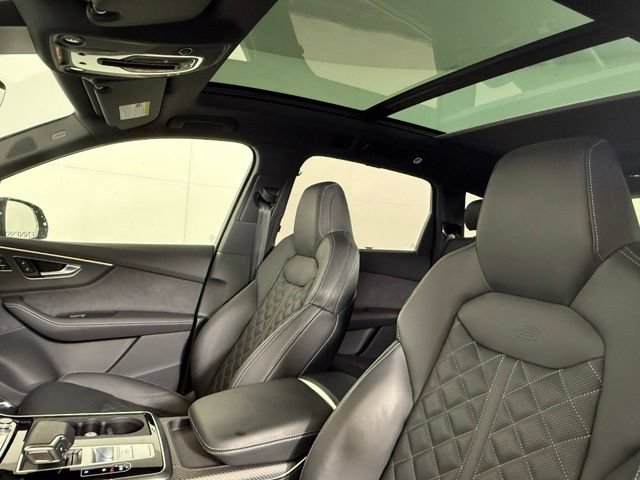 Used 2025 Audi SQ7 Prestige AWD/4WD image 6