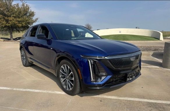 Certified 2024 Cadillac Lyriq Sport image 3