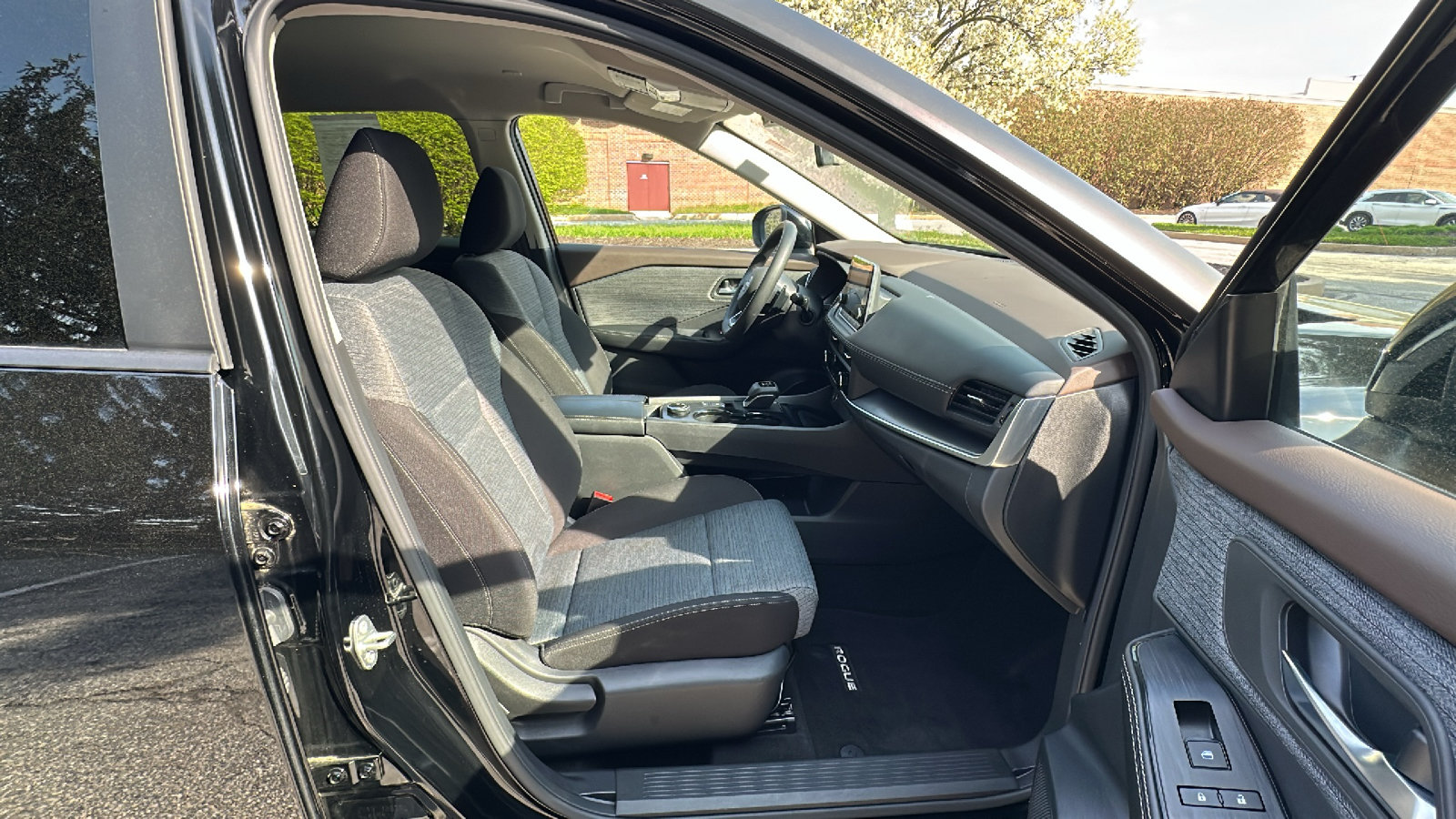 Certified 2023 Nissan Rogue SV AWD/4WD image 22