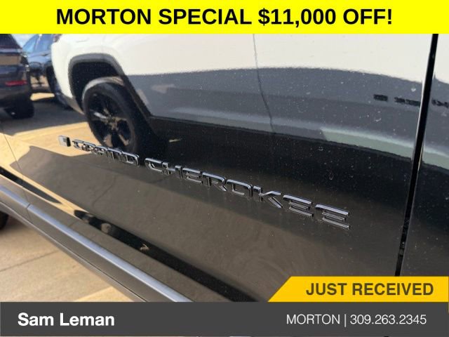 New 2025 Jeep Grand Cherokee Limited w/ Black Appearance Package image 5