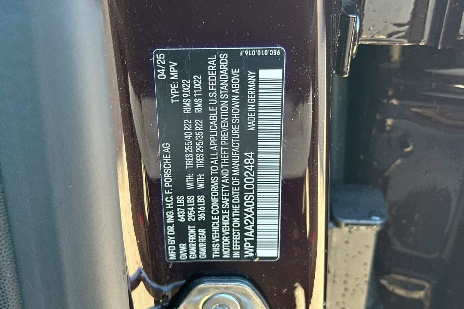 Certified 2025 Porsche Macan 4 Electric image 47