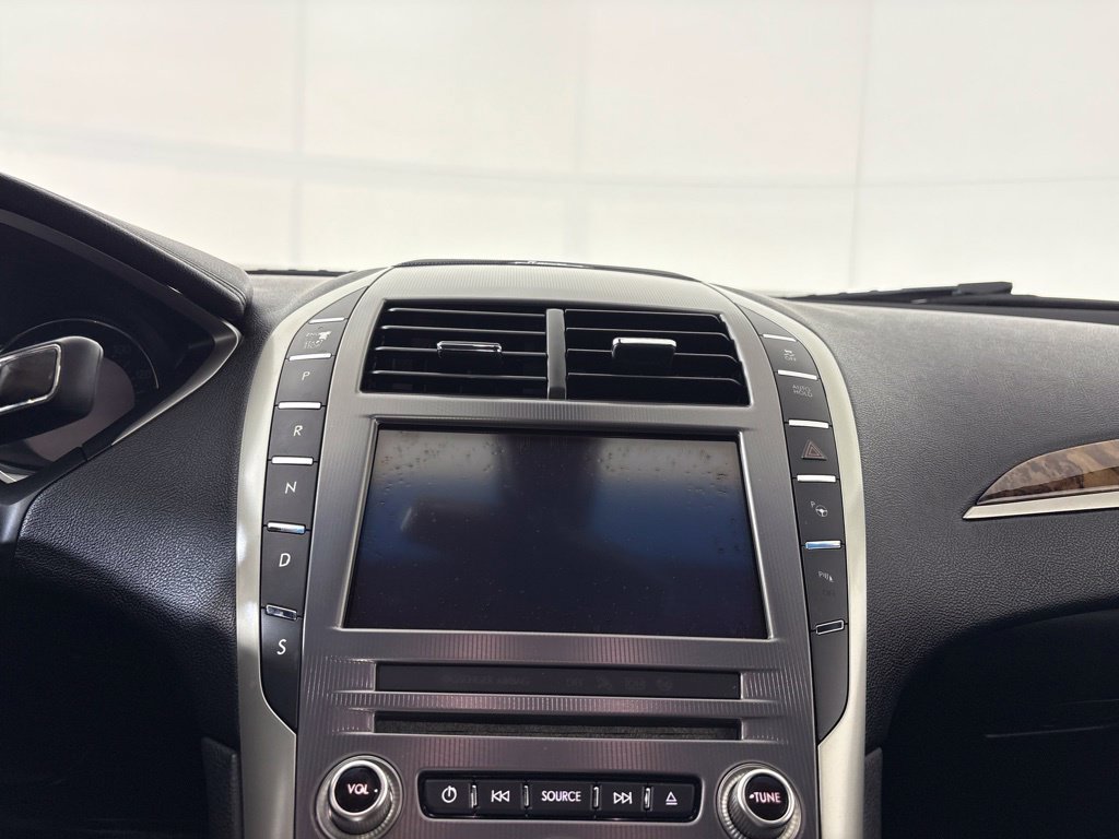 Used 2018 Lincoln MKZ Reserve w/ Technology Package FWD image 22