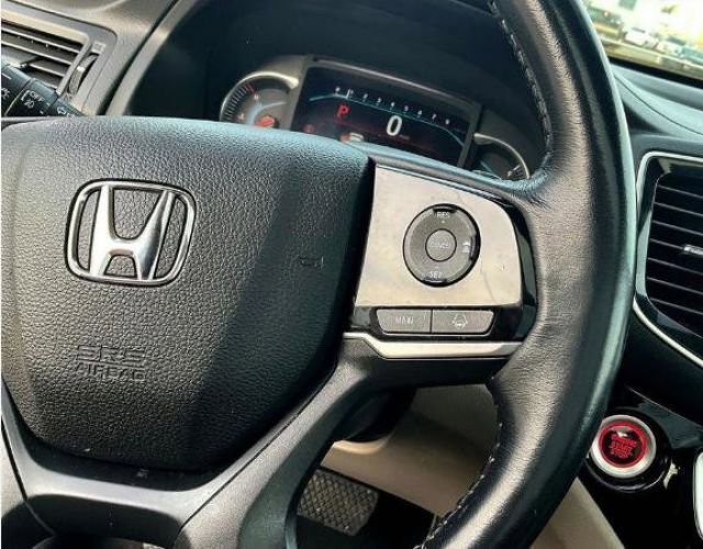 Used 2021 Honda Pilot Touring image 2