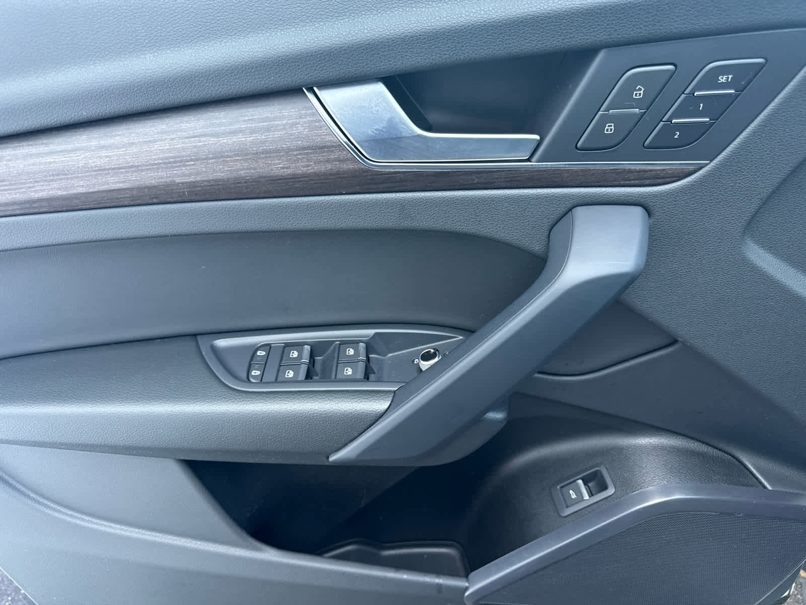 Used 2023 Audi Q5 2.0T Premium w/ Convenience Package image 11