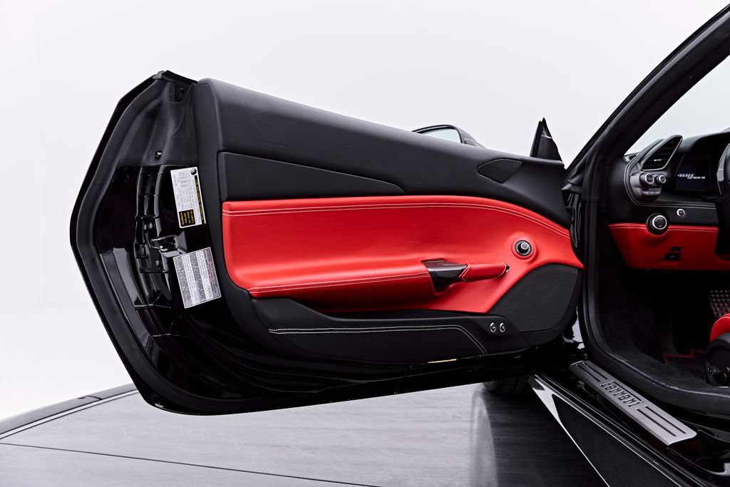 Used 2018 Ferrari 488 Spider RWD image 50