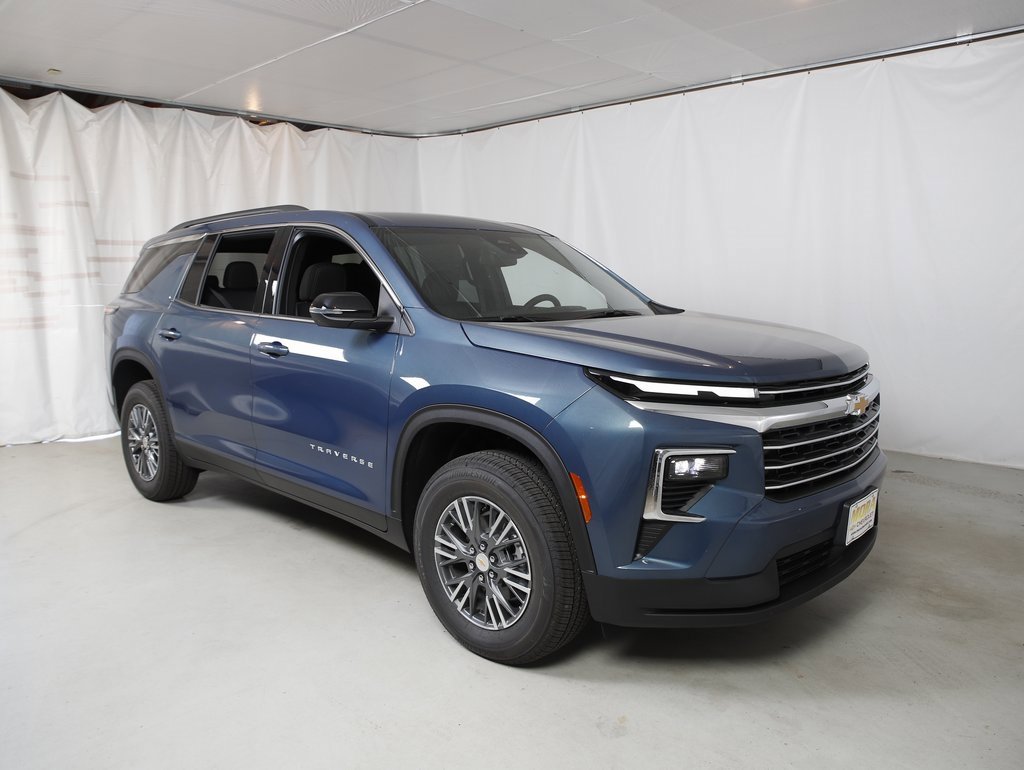 New 2026 Chevrolet Traverse LT image 1