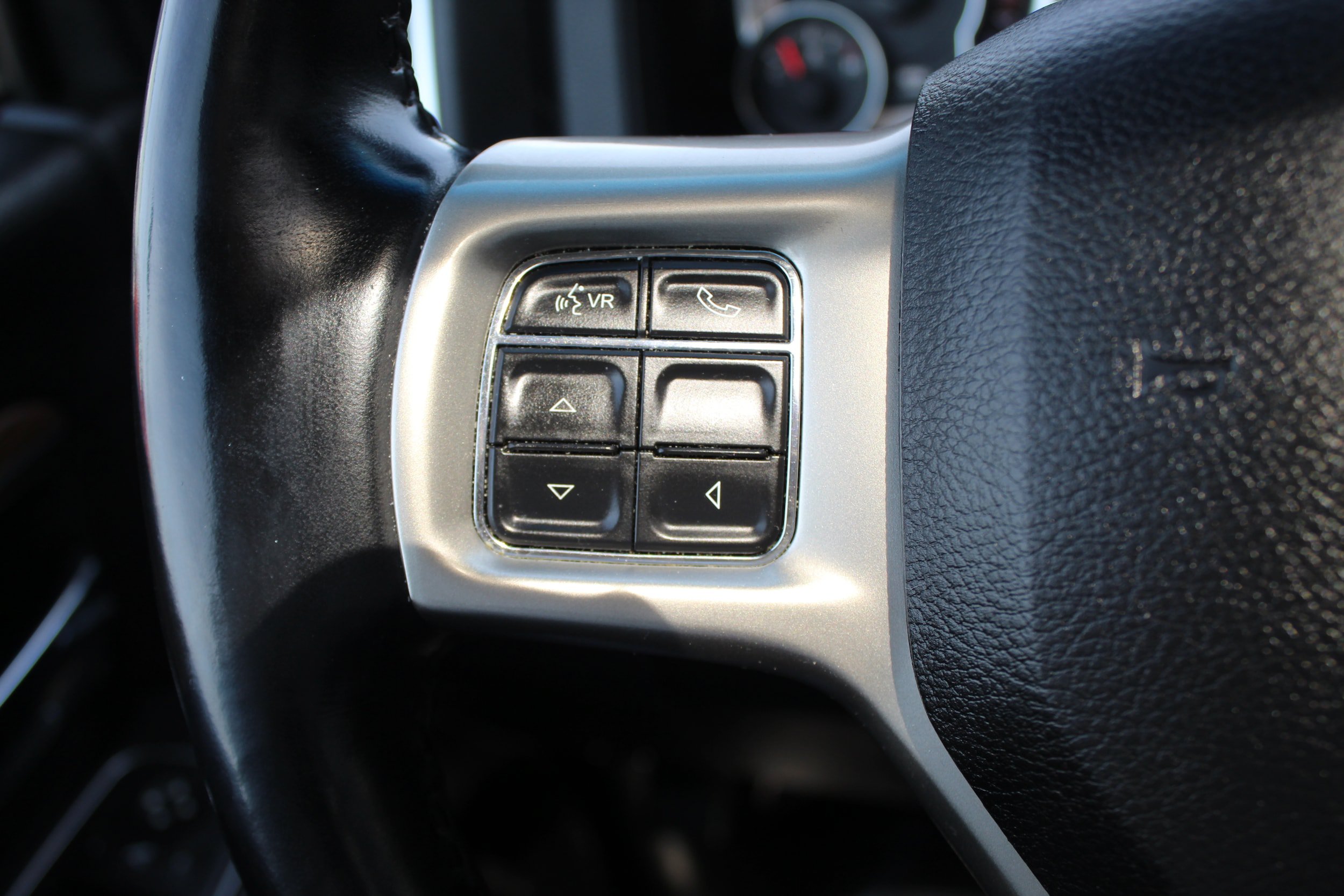 Used 2017 RAM 1500 Laramie w/ Convenience Group AWD/4WD image 28