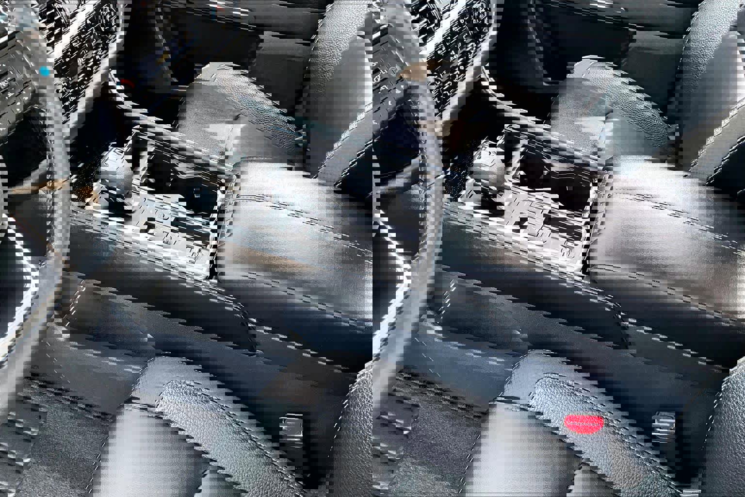 Used 2024 Nissan Pathfinder SL image 16