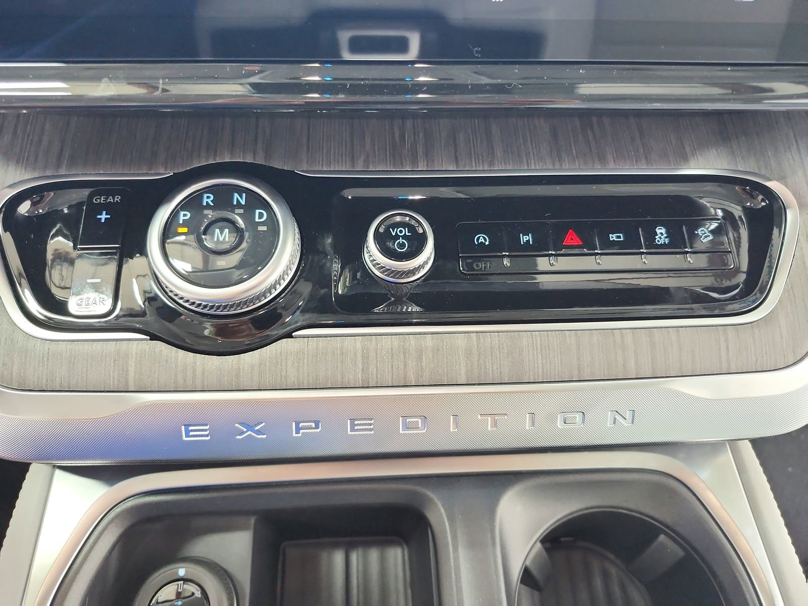 New 2026 Ford Expedition Platinum image 25