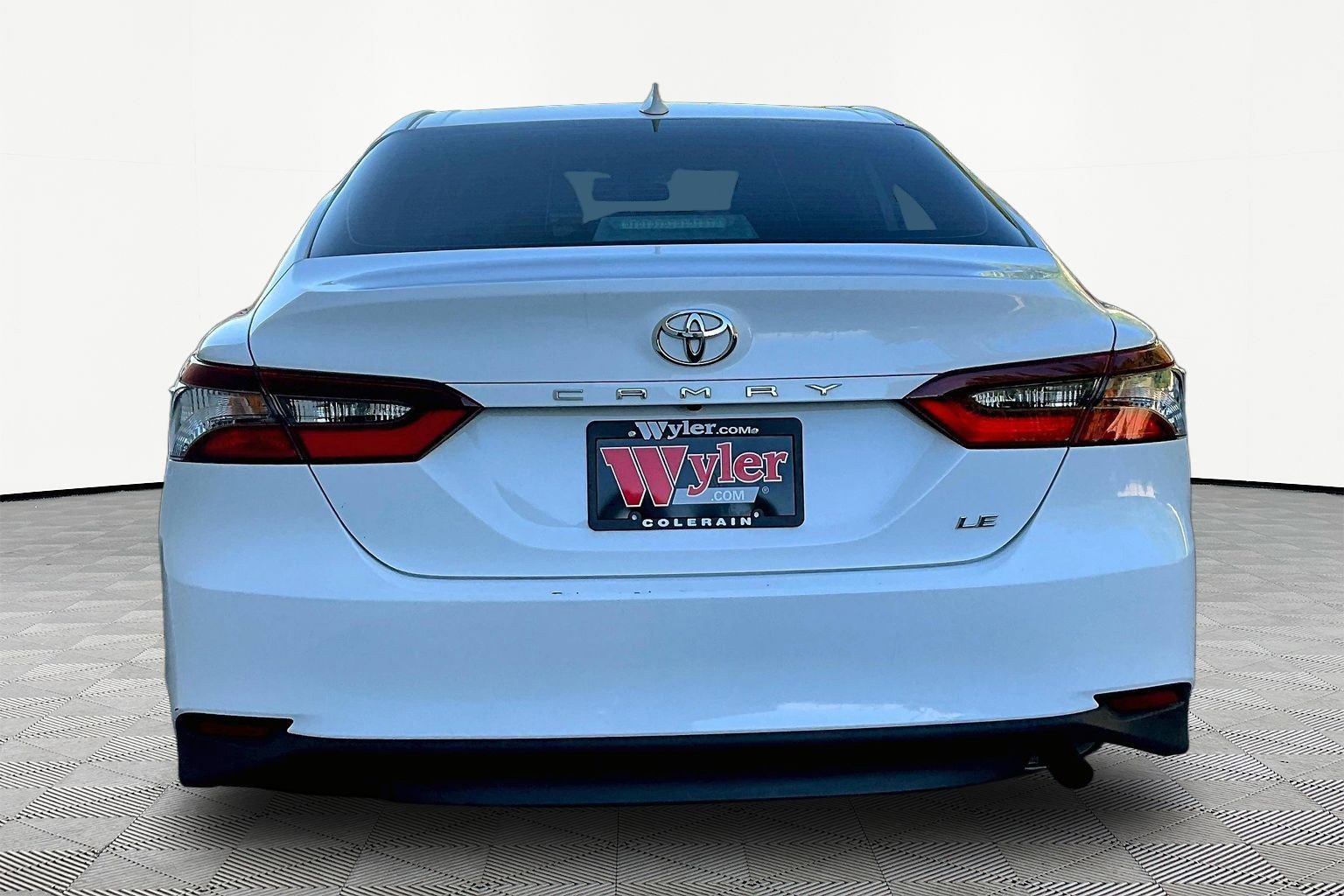 Used 2023 Toyota Camry LE FWD image 5