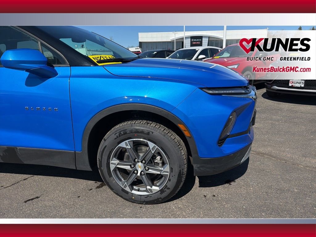 Used 2025 Chevrolet Blazer LT FWD image 15