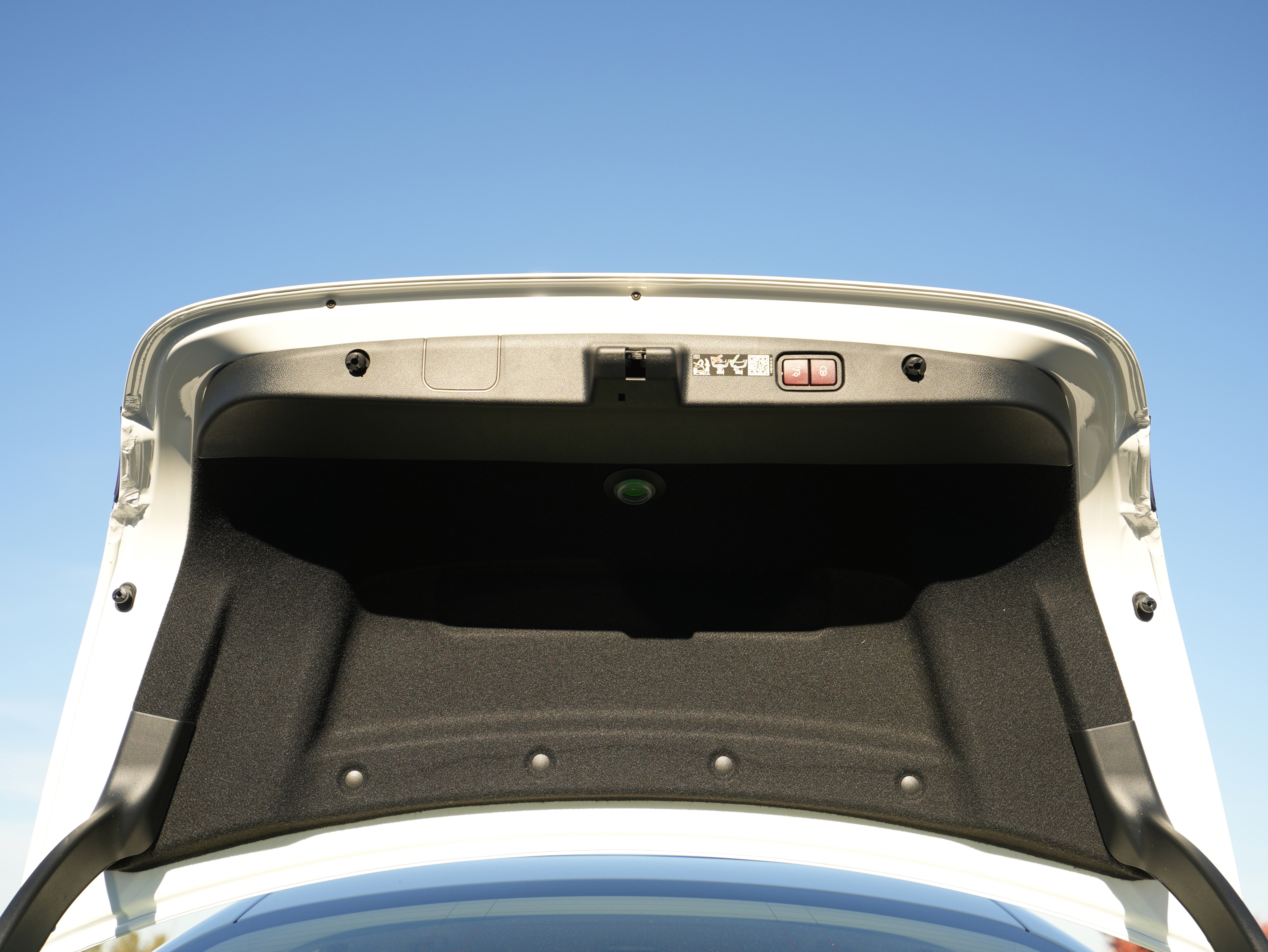 New 2026 Mercedes-Benz E 350 4MATIC Sedan image 17