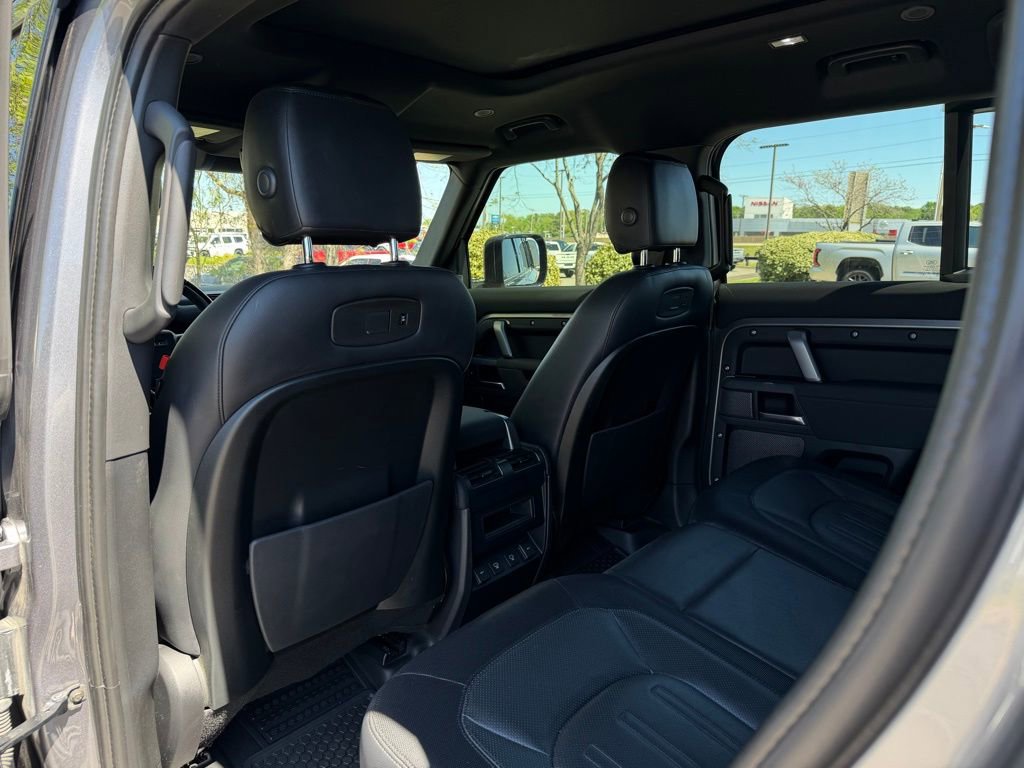 Used 2022 Land Rover Defender 110 X-Dynamic SE image 24
