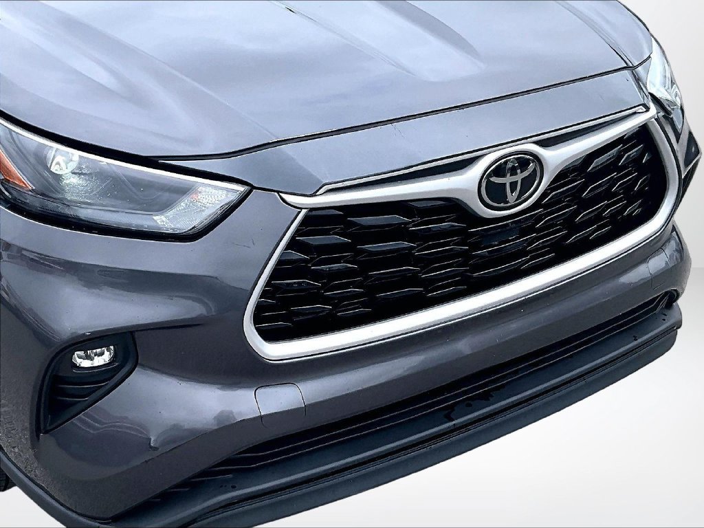 Used 2022 Toyota Highlander XLE FWD image 30