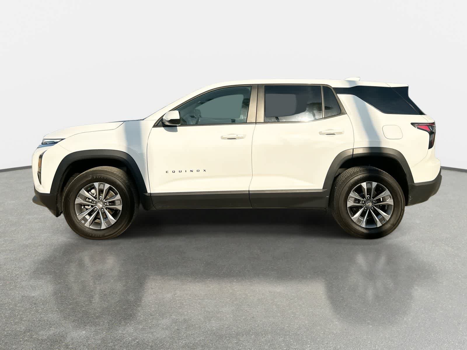 Used 2026 Chevrolet Equinox LT FWD image 4
