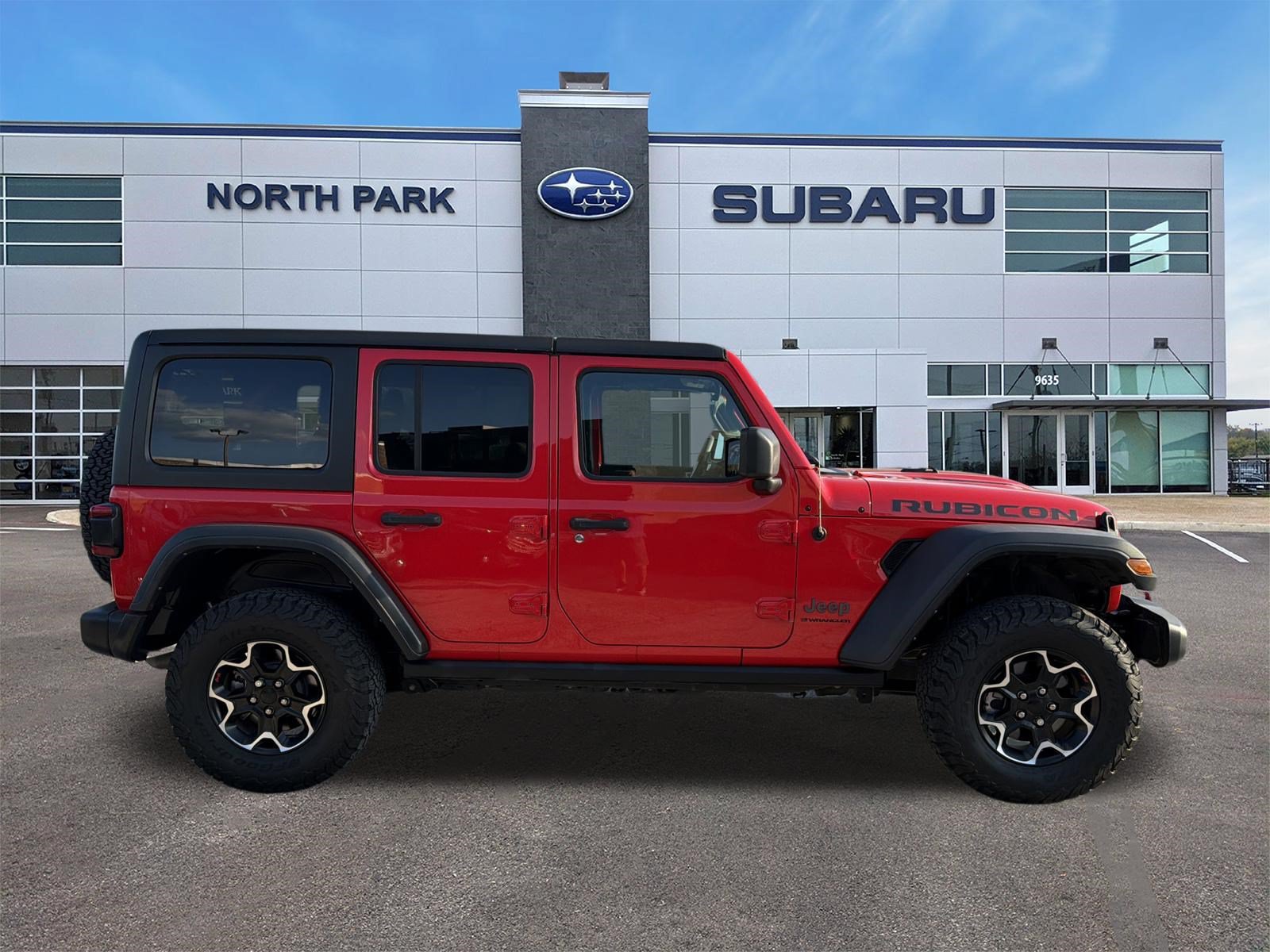 Used 2023 Jeep Wrangler Unlimited Rubicon w/ LED Lighting Group AWD/4WD image 2