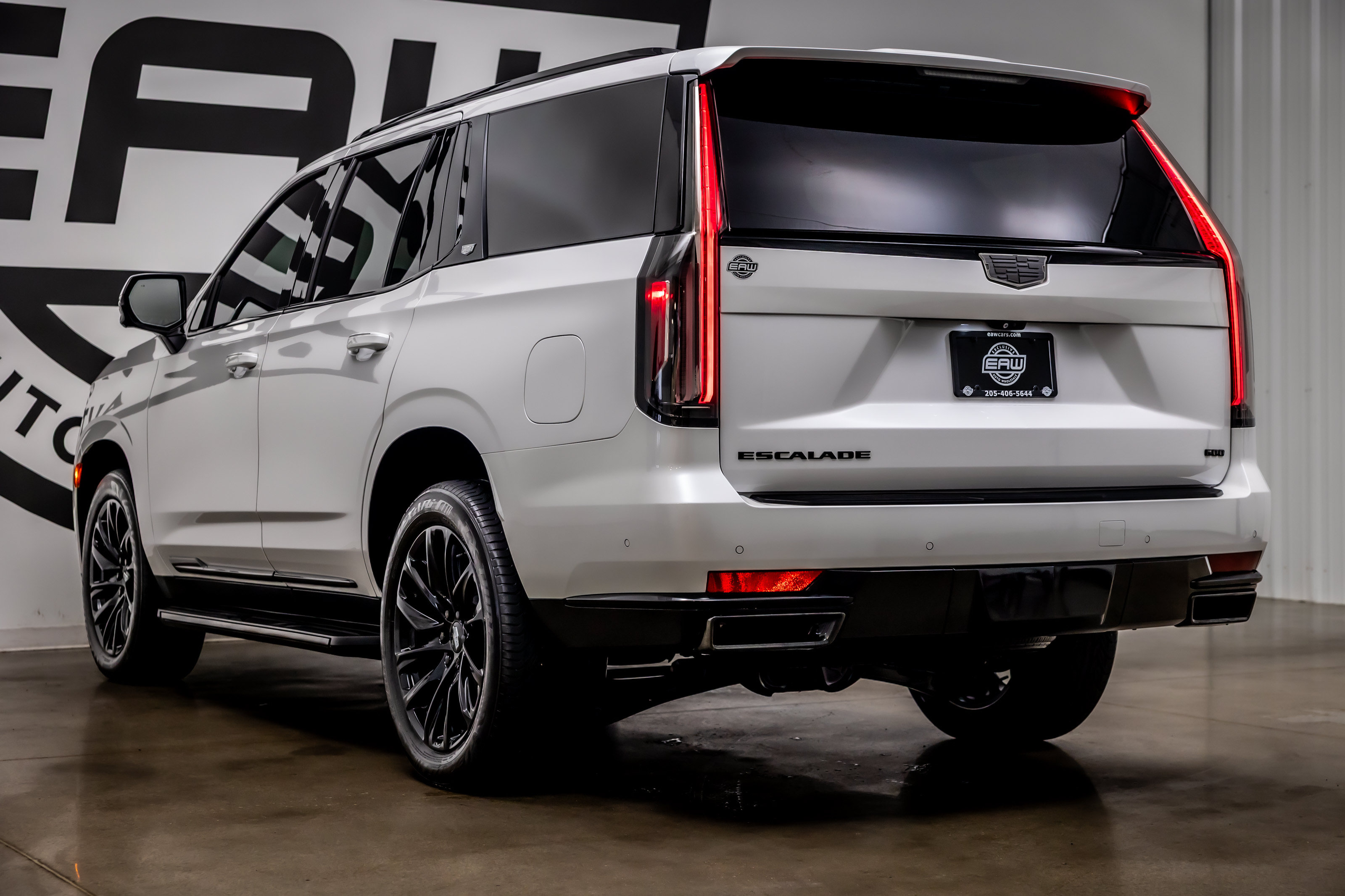 Used 2023 Cadillac Escalade Sport w/ LPO, ONYX Package AWD/4WD image 29