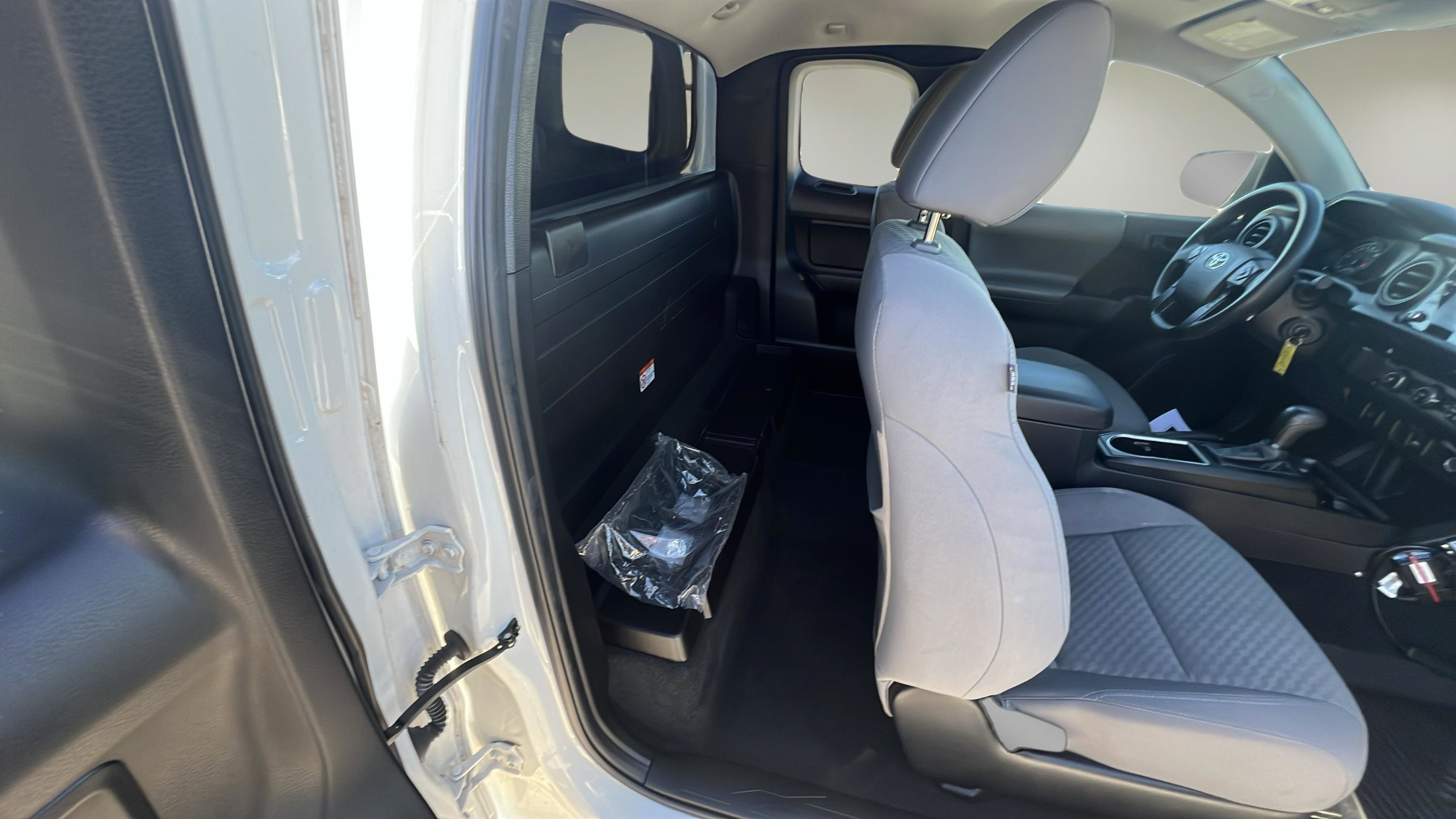 Used 2023 Toyota Tacoma SR image 14