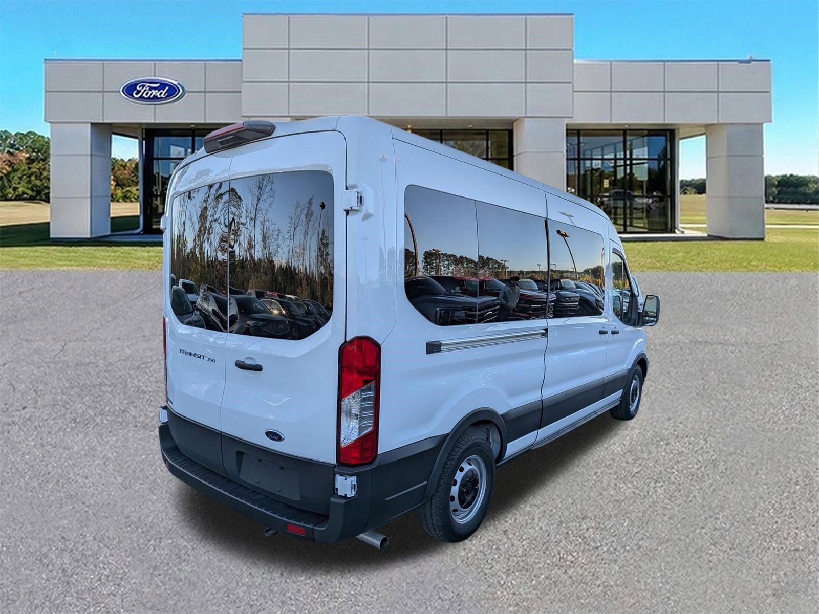 Certified 2025 Ford Transit 350 XL RWD image 4