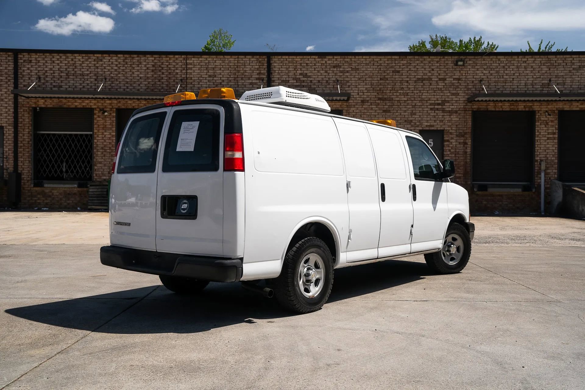 Used 2007 Chevrolet Express 1500 RWD image 2