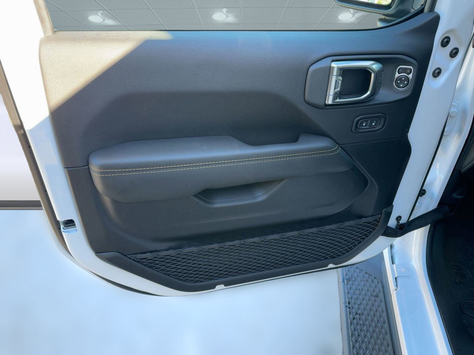 New 2025 Jeep Gladiator Sport image 30