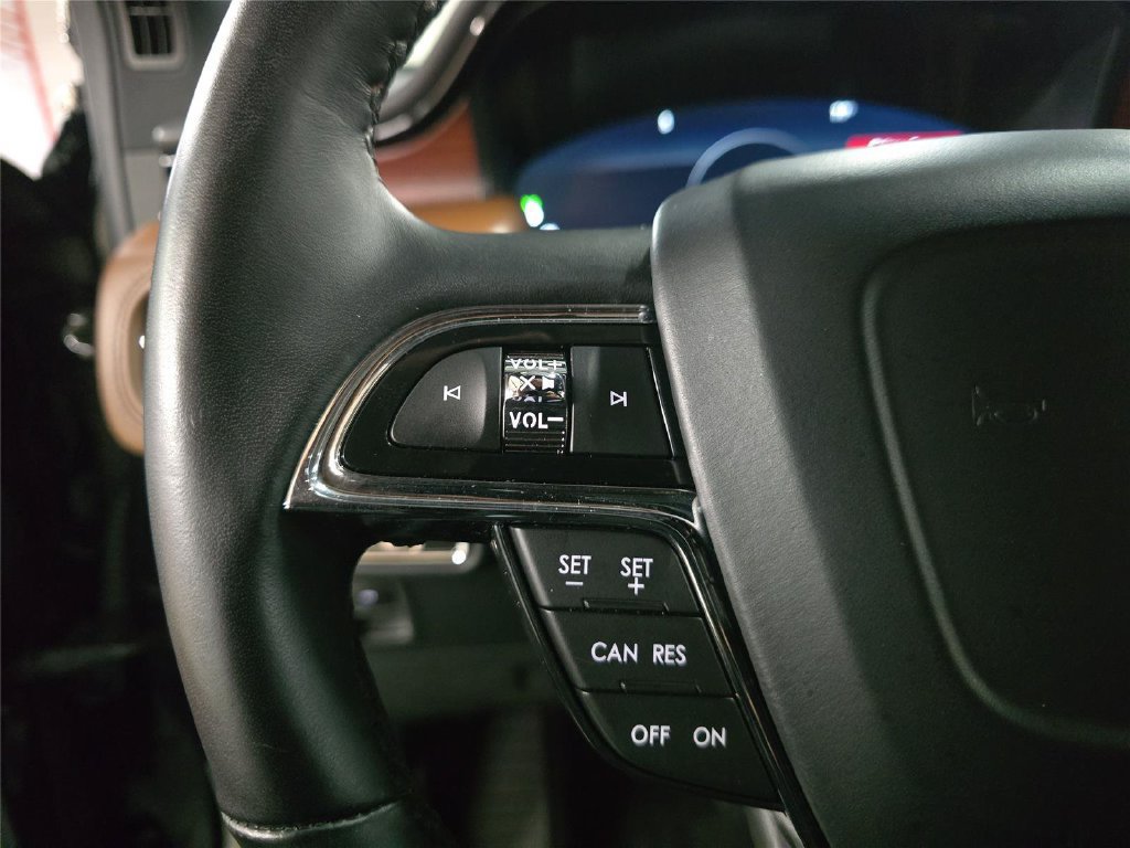 Certified 2023 Lincoln Nautilus Reserve FWD image 24